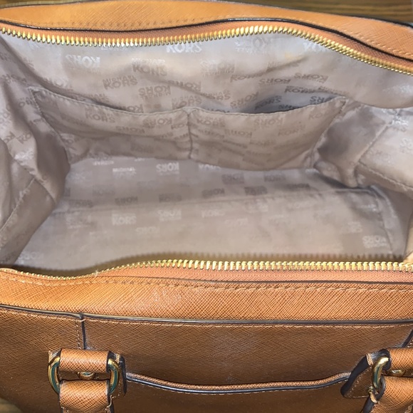 Michael Kors Handbag - Picture 6 of 7